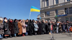 Il coro dell’Opera di Odessa intona in piazza il «Va’ pensiero» La sfida agli attacchi russi con il coro, inno alla libertà dei popoli - luca.lemma