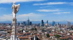 Milano vista dall'alto della Madonnina del Duomo: la nuova webcam per osservare lo skyline della città