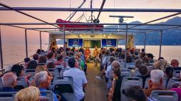 Cultura e turismo a bordo del traghetto per Positano, torna «Un libro sotto le stelle»