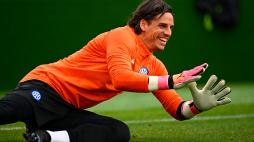 COMO, ITALY - APRIL 26: Yann Sommer of FC Internazionale in action during the FC Internazionale training session at the club's training ground Suning Training Center at Appiano Gentile on April 26, 2024 in Como, Italy.  (Photo by Mattia Ozbot - Inter/Inter via Getty Images)
