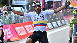 Giro d'Italia, chi è la prima maglia rosa Jhonatan Narvaez: vince alla sua prima partecipazione 