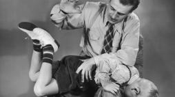 I pediatri inglesi contro le sculacciate: chiedono di proibire per legge le punizioni corporali