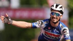 Giro d'Italia 2024, la tappa Martinsicuro-Fano, vince Alaphilippe che compie un'impresa. Pogacar resta in maglia rosa