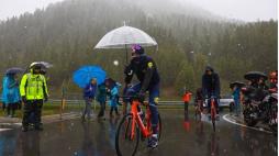 Giro d'Italia 2024, diretta: ammutinamento nella tappa Livigno-Santa Cristina Val Gardena, si parte alle 14:25