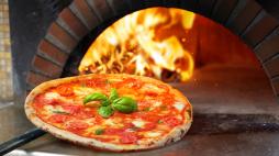 Festa della Repubblica (anche) nel piatto simbolo dell'Italia: la pizza Margherita. Ecco la ricetta