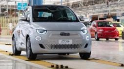 La Fiat 500 ibrida prodotta a Torino arriva alla fine del 2025: come sarà e quanto costerà