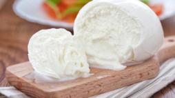 Mozzarella: come si conserva e si mangia? Ecco perché (forse) avete sempre sbagliato