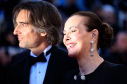 Festival di Cannes, i voti ai look: Carole Bouquet cuore di mamma (8), Coppola divino (9), Aubrey Plaza e la regola del reggiseno (5)