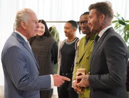 David Beckham, dal barattolo di miele donato a re Carlo, alla nomina di ambasciatore della King's Foundation