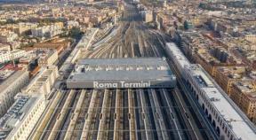 La stazione di Roma Termini vista dall’alto (foto Instagram Ferrovie dello Stato)