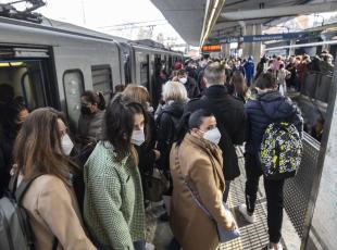 Capodanno a Roma, i treni per Ostia si fermano alle 23.30: nessun prolungamento di orario