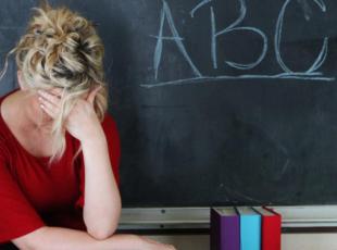 Stress a scuola, anche agli insegnanti serve lo psicologo, non solo agli alunni