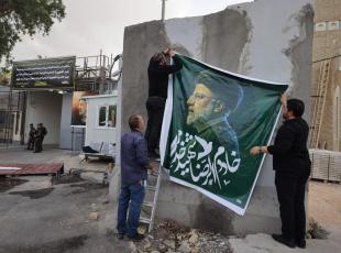 Iran e morte di Raisi, c’è chi vede un complotto. Le voci su Khamenei jr. «Incidente per favorirlo»