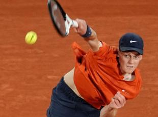 Sinner-Gasquet al Roland Garros, il risultato di oggi in diretta | Jannik inizia il 3° set con un break: 6-4, 6-2, 2-0
