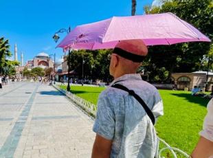 I viaggi dei calvi a Istanbul per un trapianto low cost. Chi ha paura e chi ha vergogna: «Ma la nostra vita cambierà»