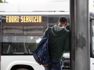 Sciopero metro, Roma nel caos: mezzi fermi e code per i taxi Le 24 per i trasporti sono iniziate ieri sera alle 21 - LaPresse