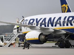 Cancellato il volo Ryanair di domenica 17 luglio 2022 per Orio al Serio: 54 adolescenti in vacanza studio sono bloccati a Londra