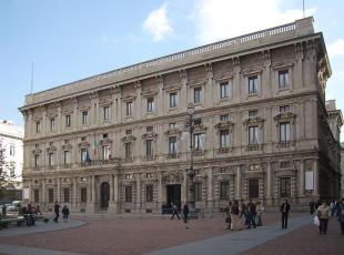 Sì alle carriere alias per i dipendenti del Comune di Milano, Palazzo Marino: «È una questione di civiltà»