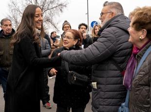 Elezioni a Firenze |Sara  Funaro inizia il tour dall’Isolotto: «La coalizione? Sempre aperta»