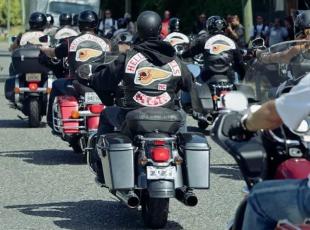 Trento, minacciano un biker con il figlio: nove motociclisti denunciati