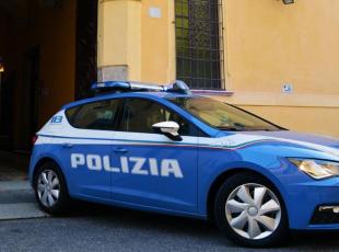 Cremona, poliziotto salva bambino di due anni dal soffocamento con la manovra di Heimlich