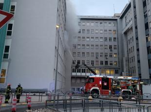 Ospedale, l'allarme dei medici dopo l'incendio: «Troppi sei anni per il Nuovo Polo»