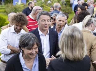 Renzi vuol essere decisivo nelle elezioni a Firenze (ma per chi?): «Schmidt o Funaro, io ho dato a tutti»