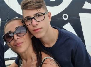 Emilia Nastasi e il figlio Valentino morto a 15 anni:« Investito da un 'auto pirata mentre andava a prendere il gelato. Il limite a 30 all'ora lo avrebbe salvato»