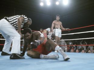 30 ottobre 1974, Kinshasa: la boxe cambiò per sempre. I tre cartellini per il gigante ballerino nella foresta dei colossi