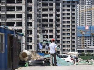 Pechino lancia un «piano storico» per il settore immobiliare, ma chi lo finanzierà?