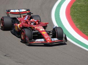 F1 GP Imola, prove libere e qualifiche in diretta: Piastri il più veloce davanti a Norris e Leclerc. Incidenti per Perez e Alonso