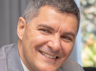 Il prof dell'università che vive come Greta Thunberg: «Uso una giacca da 40 anni, mia moglie è disperata ma la Terra soffre»