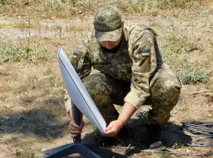 La Russia sta riuscendo a sabotare la rete Starlink dell'Ucraina «Stiamo perdendo la battaglia elettronica» 