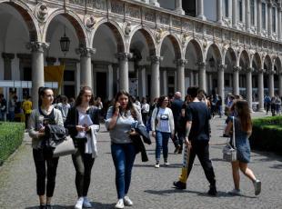 Università, Milano attira gli studenti migliori ma perde i più fragili. Come battere la concorrenza delle telematiche