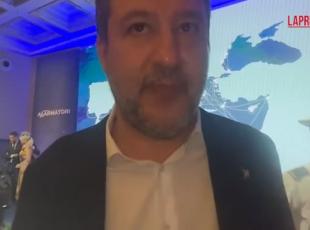(LaPresse) "Siamo a lavoro". Il ministro dei Trasporti Matteo Salvini risponde così alle domande dei cronisti in merito all'ingresso degli europarlamentari della Lega nel nuovo gruppo Patrioti per l'Europa fondato da Viktor Orban. Il vicepremier, che ha parlato a margine dell'evento di Assarmatori a Roma, ha poi evitato di aggiungere altro.
