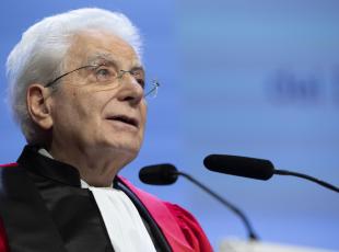 Mattarella: «L'aggressione all'Ucraina come il progetto Terzo Reich. Sul cyberspazio, attenzione agli usurpatori della democrazia»