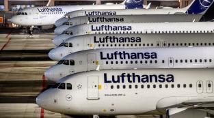 Lufthansa, gli scioperi costano 350 milioni