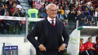 Cagliari-Fiorentina, stadio in piedi per omaggio a Ranieri che si commuove
