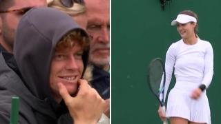 Sinner e gli occhi dolci per la Kalinskaya in campo: inquadrato, sorride per l'imbarazzo