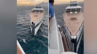 Scontro tra superyacht a Napoli, il Venus che fu di Steve Jobs urta il Lady Moura del milionario Salinas: il video della collisione e le urla a bordo