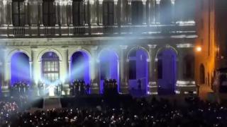Bergamo, Festa delle luci: il video di Piazza Vecchia Lo spettacolo nel cuore di Città Alta per la Capitale della Cultura - Corriere Tv