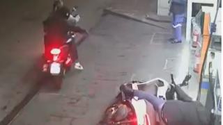 Rapina al distributore di benzina, un ferito a Napoli
