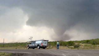 Un suggestivo video in timelapse mostra la formazione di un tornado