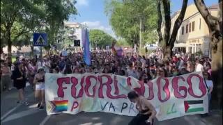 Il video del Pride, a Padova sfilano in 10mila per le vie del centro