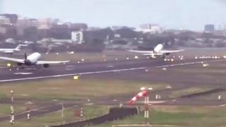 L'aereo atterra mentre un altro è in fase di decollo sulla stessa pista: l’incidente evitato per pochi metri