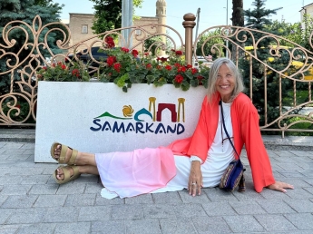 Vende tutto a 65 anni per girare il mondo: «Ho 4 valigie e un sognoecco come faccio»