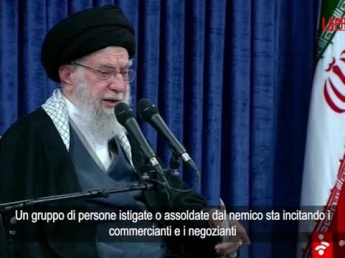 L'ayatollah Khamenei sulle proteste in Iran: «Rivoltosi vanno messi al loro posto»