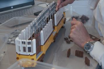 Il primo tram di Milano tutto fatto di Lego: l'idea di Urbanfile
