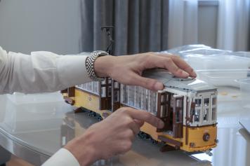 Il primo tram di Milano tutto fatto di Lego: l'idea di Urbanfile