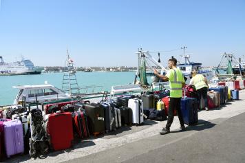 Porto di Bari, maxi code agli imbarchi e boom di crocieristi, Patroni Griffi: «Hub sta reagendo con efficienza»